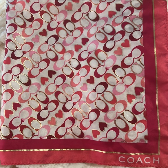 COACH Silk Scarf Classic C Logo Gold and PINK Print New condition 21”x 21” - Picture 2 of 4